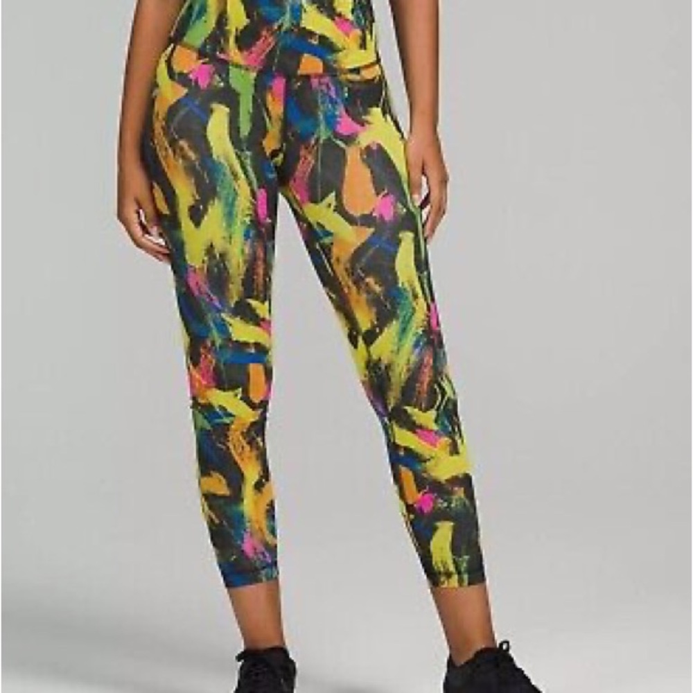 NWT Lululemon Athletica wunder train HR 25” size 2